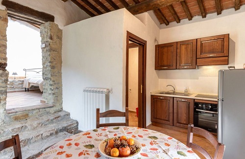 Arcidosso House | Nice apartment in villa for 2 people with patio and pets allowed