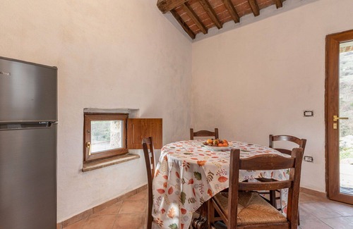 Arcidosso House | Nice apartment in villa for 2 people with patio and pets allowed