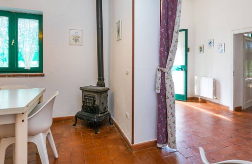 Follonica Villa | Nice apartment in villa for 4 people with WIFI, pool, TV, patio, pets allowed and parking