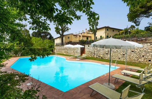 Crespina Villa | Nice apartment in villa for 8 people with WIFI, private pool, terrace and pets allowed