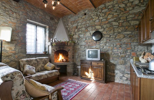 Cicogna House | Nice apartment in villa for 4 people with WIFI, pool, TV, veranda and pets allowed