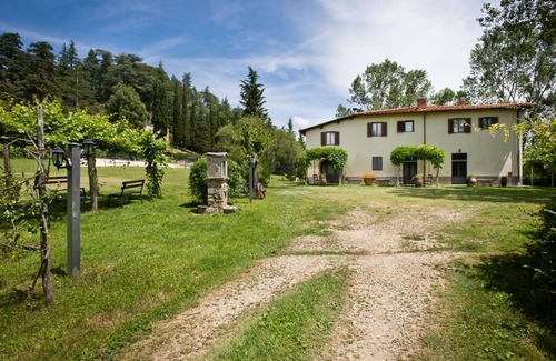 Cicogna House | Nice apartment in villa for 4 people with WIFI, pool, TV, veranda and pets allowed