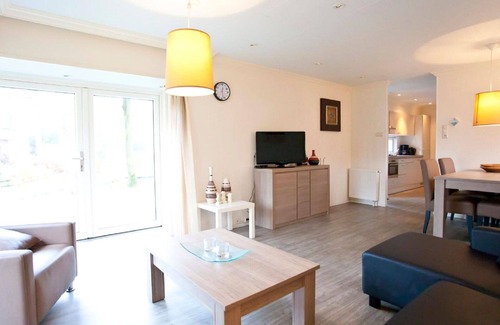 Schaarsbergen House | Nice apartment in villa for 4 guests with pool, WIFI, TV and terrace