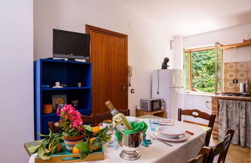 Trappeto Apartment | Nice apartment for 4 people with WIFI, TV and parking