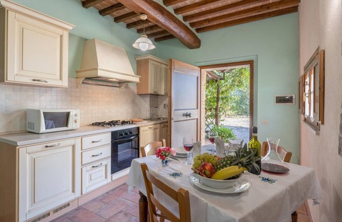 Casole d'Elsa Apartment | Nice apartment in Casole d'Elsa SI