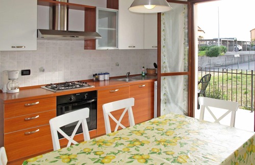 Cipressa Apartment | Nice apartment for 6 people with WIFI, TV, balcony and pets allowed