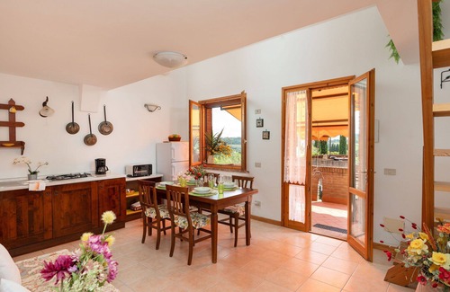 Sughera Apartment | Nice apartment with WIFI, pool, A/C, TV, patio and panoramic view, close to San Gimignano
