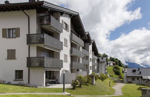 Falera Apartment | Nice apartment with WIFI, pool, TV, balcony, pets allowed, panoramic view and parking