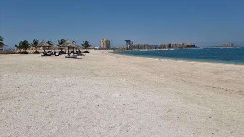 Bab Al Bahr Apartment | Nice big Studio Casino view first line