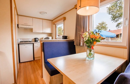Leuken Ski Chalet | Nice chalet in a holiday park on the Leukermeer