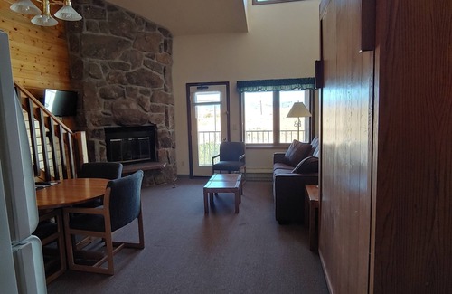 Granby Condo | Nice Condo with Loft; Sleeps Eight; Near the Slopes and Near RMNP