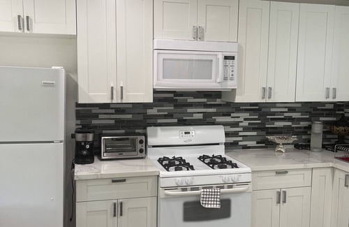 West Los Angeles Condo | Nice & cozy