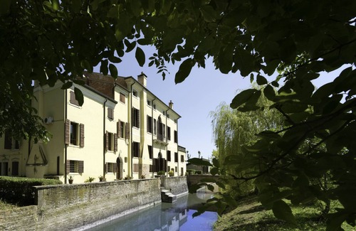 Vigonza Apartment | Nice family apartment in historical Villa Veneta with pool