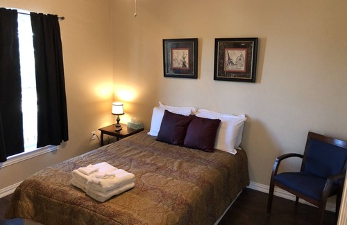 Dallas House | Nice Gated House with Gorgeous Private Patio Pergolas, Hot Tub. New 2018 build