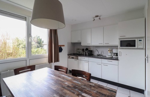 Makkum House | Nice holiday home on the water
