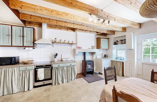 Suris House | Nice home in Terres-de-Haute-Charen