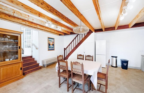 Suris House | Nice home in Terres-de-Haute-Charen