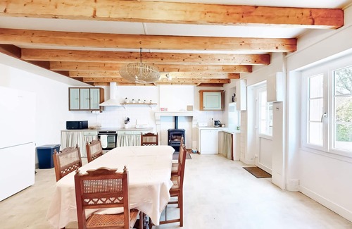 Suris House | Nice home in Terres-de-Haute-Charen