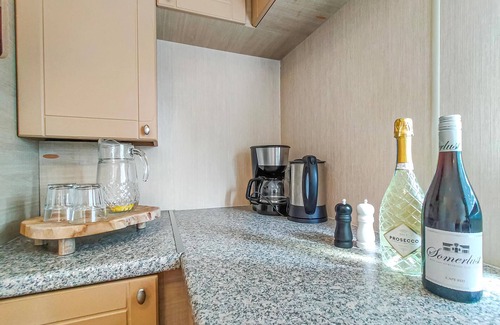 Heinkenszand House | Nice home in Heinkenszand with WiFi