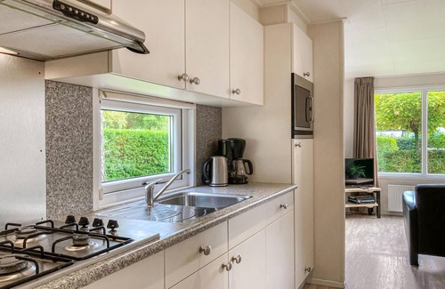 Heinkenszand House | Nice home in Heinkenszand with WiFi