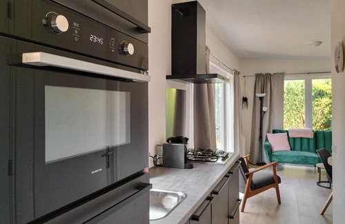 Heinkenszand House | Nice home in Heinkenszand with WiFi