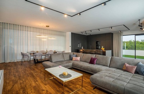 Jadranovo House | Nice home in Jadranovo