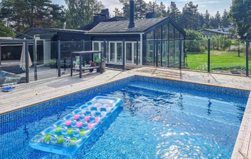 Mellerud O House | Nice Home In Köpmannebro With Private Swimming Pool, Can Be Inside Or Outside