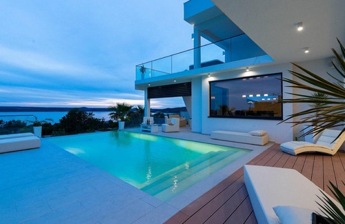 Maslenica House | Nice home in Maslenica with sauna