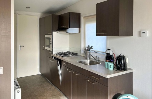 Scherpenisse House | Nice home in Scherpenisse with kitchen