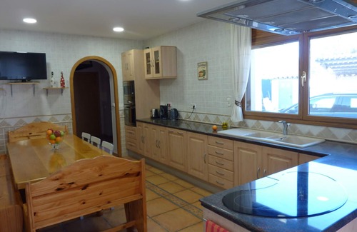 El Mas Mora Villa | Nice house with capacity for 12 people. Private pool BBQ area and free wifi. Vivalidays Kiros.