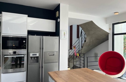 Saint-Laurent-du-Var House | Nice Living Hôtel Particulier Piscine