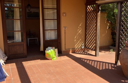 Pomaia Apartment | Nice lodging in Pomaia, garden and terrace,Wi-Fi,pool, children pool, sleep 5