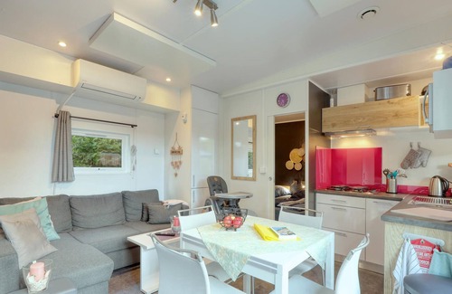 Wemding House | Nice modern cottage on cozy campsite.