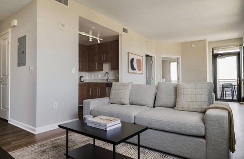 North Bethesda Apartment | Nice North Bethesda 2BR w/Pool, Gym & Balcony, nr Coffee, by Blueground