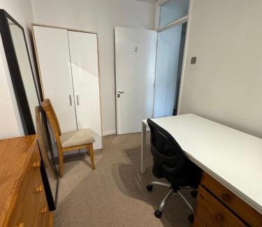 Coventry House | Nice short stay room in Coventry city center