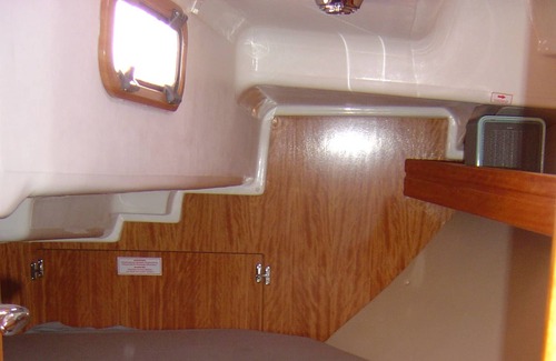 La Rochelle Boat Rental | Nice stay on board of a veil dock