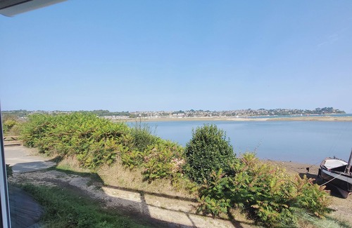 Louannec Apartment | Nice studio 5m from the sea with a beautiful sea view