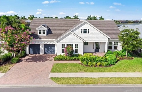 Naples House | Nicest House for Rent in Naples Reserve; 4 bdr; high ceilings; pool; lake view