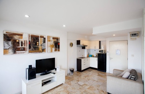 Chang Khlan Apartment | Night Bazaar Road - 40 Sqm - 10th Floor - Work-From-Home w/Fully Fitted Kitchen