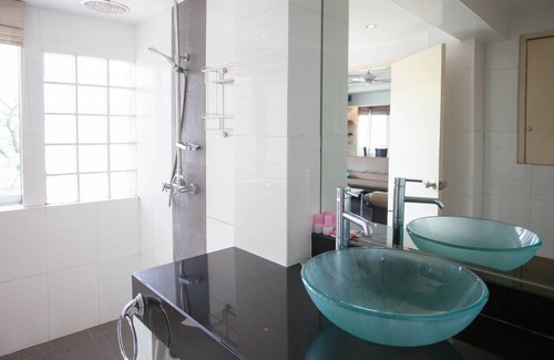 Chang Khlan Apartment | Night Bazaar Road - DELUXE 2BR 5th F