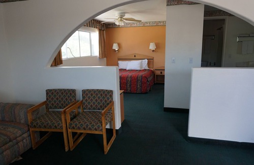 Globe Hotel | night Inn