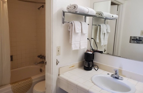 Globe Hotel | night Inn