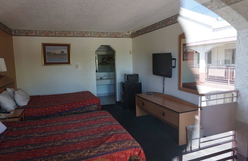 Globe Hotel | night Inn