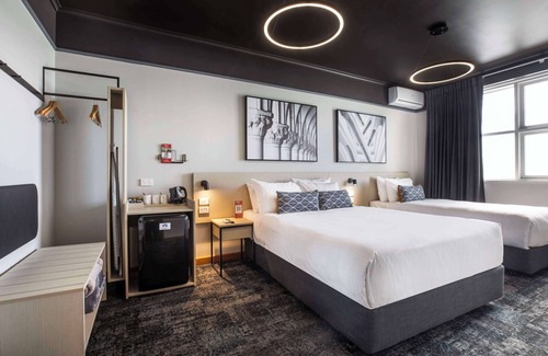 Kilburn Hotel | Nightcap at Empire Hotel