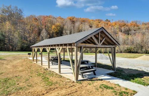 Cosby House | Nightingales Bungalow- Pickleball Court, Creek, WIFI, Mountain Views, Starting at 79"