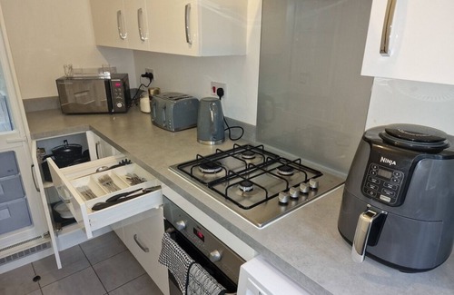 Little Hay House | NightRest Homes Orchid NEC Free Parking 2 Toilets