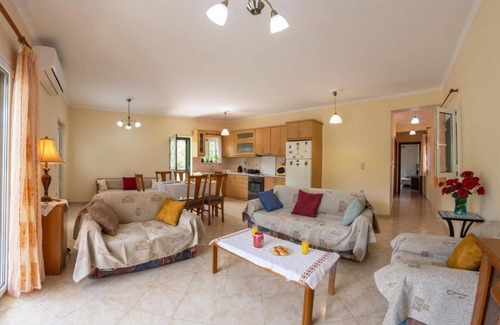 Kariotai House | Nikis Country House - Lefkada BnB Private Parking