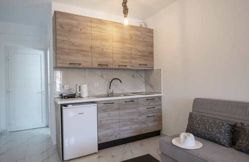 Nikita Hotel | Nikiti Central Suites 2 by Travel Pro Services