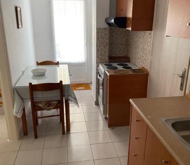 Nea Peramos Apartment | Nikos Rooms