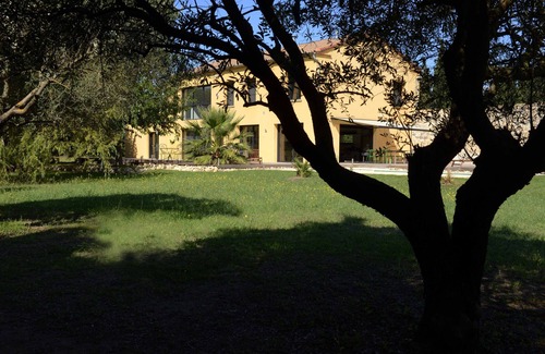 Marguerittes Villa | NIMES VILLA exceptional, quiet, all ground floor Sea and Camargue 30 minutes!